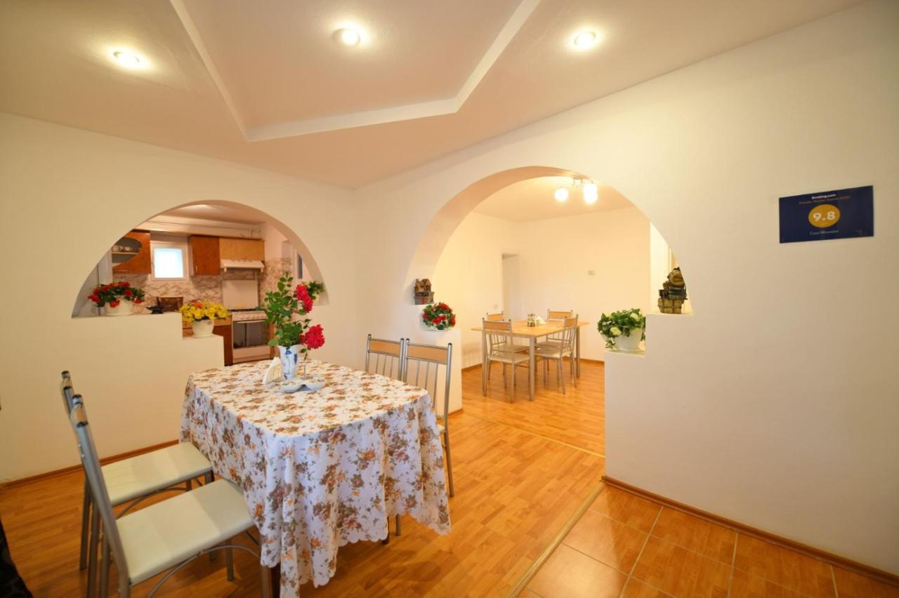 דירות Haţeg Casa Mirandre מראה חיצוני תמונה